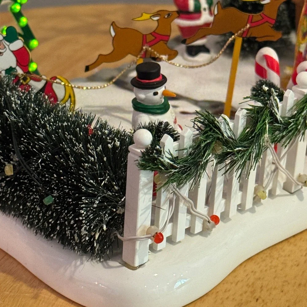 Department 56 Festive Front Yard Village Accessory 52506 Lighted w/ Box Dept 56